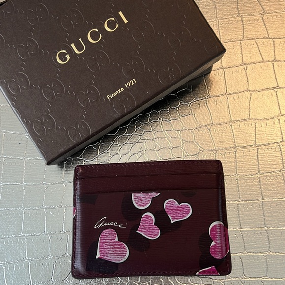 GUCCI Hearts Wine Leather Cardholder - Picture 5 of 6